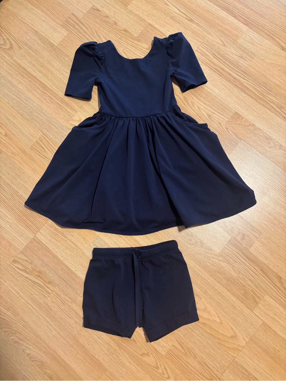 “Love and Grow” dress with matching shorties size 7 in great condition